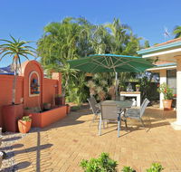 Golden Cane Bed  Breakfast - Gold Coast 4U