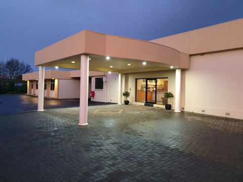 Golden Chain Tower Motor Inn - Accommodation Gold Coast 2