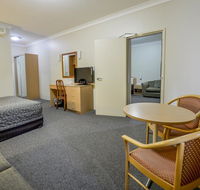 Golden Guitar Motor Inn - Gold Coast 4U