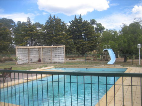 Golden Hills Motel - Accommodation Gold Coast 0