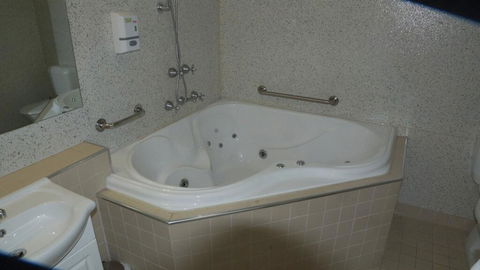 Golden Leaf Motel - Accommodation Gold Coast 1