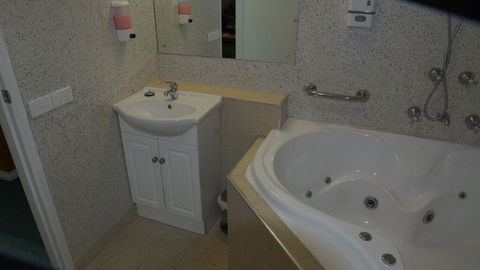 Golden Leaf Motel - Accommodation Gold Coast 3