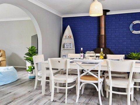 Gone Fishing! - Air Conditioned, Crisp And Clean - Accommodation Gold Coast 0