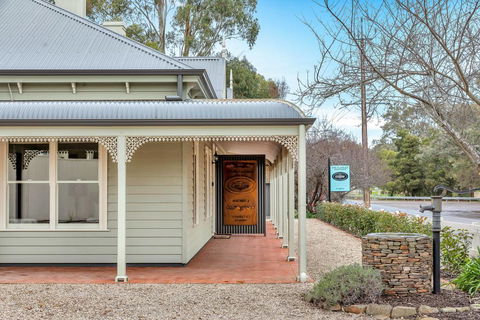 Grandview Accommodation - The Flaxley Apartments - Gold Coast 4U 1