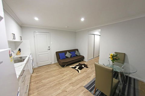 Granny Flat Next To Golf Course - Accommodation Gold Coast 0