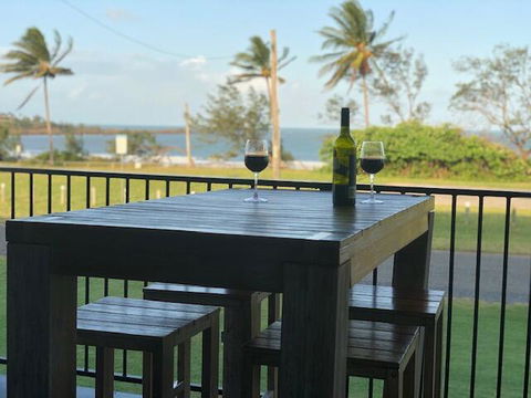 Grasstree Beachfront Shacks - Gold Coast 4U 0