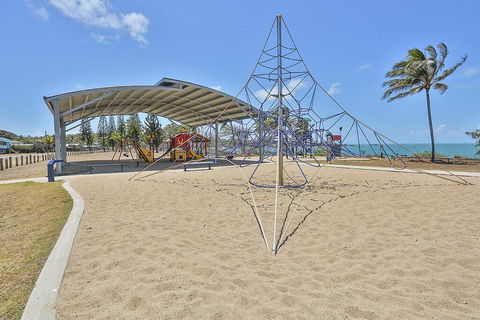 Grasstree Beachfront Shacks - Gold Coast 4U 2