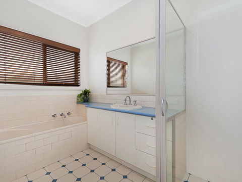 GUILDFORD COTTAGE - Gold Coast 4U 1