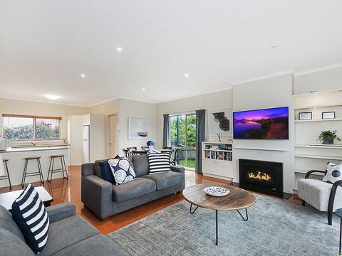 GUILDFORD COTTAGE - Gold Coast 4U 2