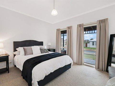 GUILDFORD COTTAGE - Gold Coast 4U 0
