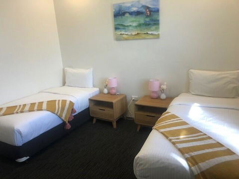 Gunyah Hotel - Accommodation Gold Coast 1