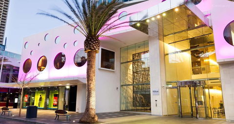 H Ocean View In Surfers Paradise - Accommodation Gold Coast 1