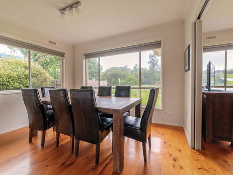 HAKUNA MATATA (No Worries) - Accommodation Gold Coast 2