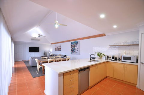 Halcyon Daze - Accommodation Gold Coast 2