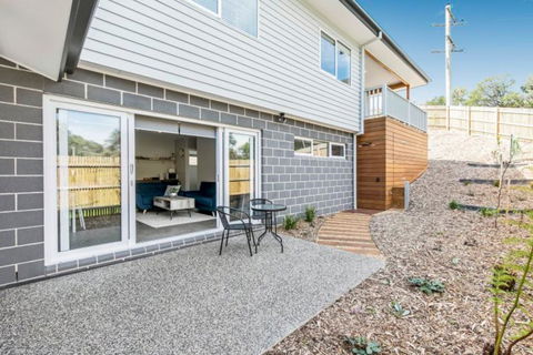 HALE KUPA Rye Beach House Spa Table Tennis - Accommodation Gold Coast 2