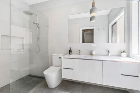 HALE KUPA Rye Beach House Spa Table Tennis - Accommodation Gold Coast 3
