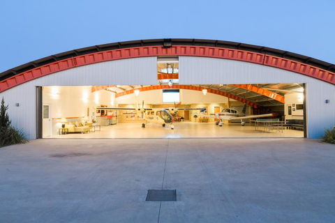 Hangar House Mudgee - Gold Coast 4U 0