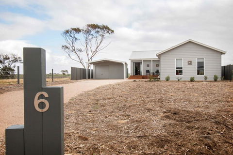 Happy Hours - Accommodation Gold Coast 0