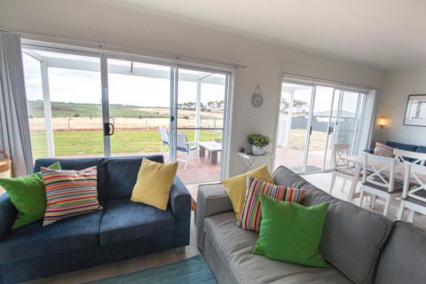 Happy Hours - Accommodation Gold Coast 3