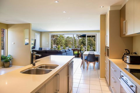 HARBOUR LIGHTS - Ulladulla - Gold Coast 4U 3
