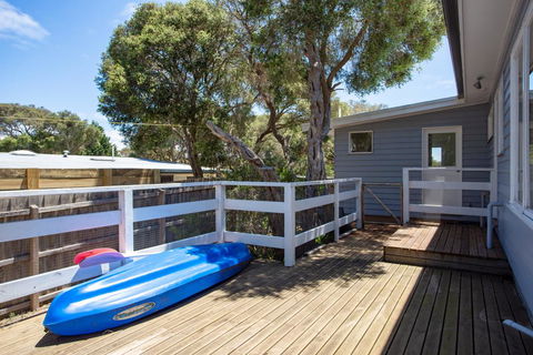 Harleian Beach House: Walk To Both Beaches - Accommodation Gold Coast 3