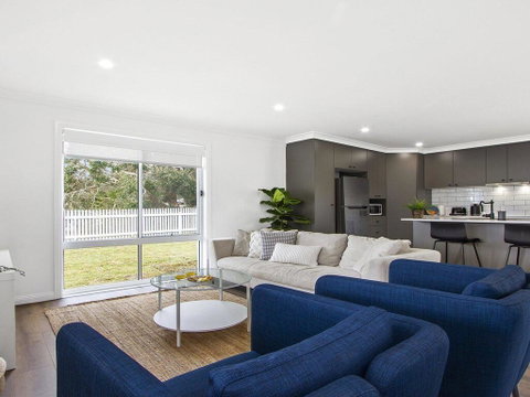 Heartland And Burrows - 450m To Beach - Accommodation Gold Coast 0