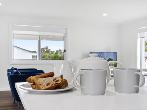 Heartland And Burrows - 450m To Beach - Accommodation Gold Coast 1