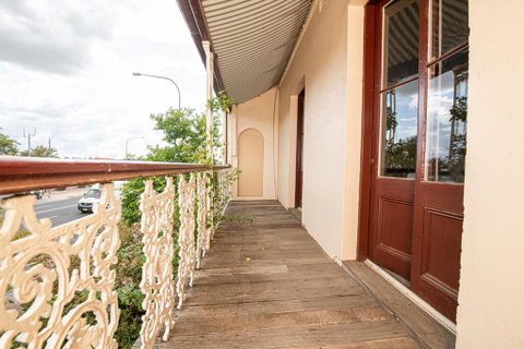 Heritage Bowen Terrace 3 Bed, 2 Bath - Walk To CBD - Accommodation Gold Coast 3