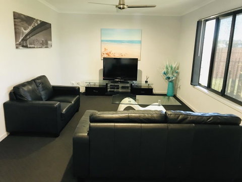 Hervey Bay Holiday Home - Accommodation Gold Coast 0