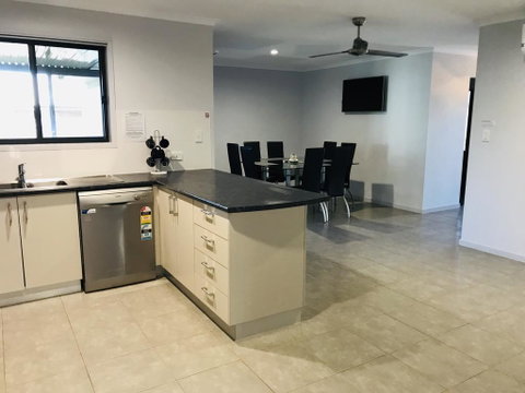 Hervey Bay Holiday Home - Accommodation Gold Coast 2