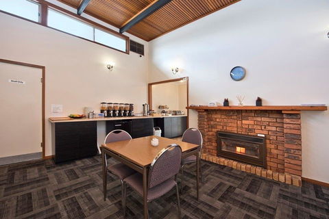 Hi Way Eight Motor Inn - Accommodation Gold Coast 1