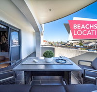 Higher Ground on Seaview-Superb Beach Lifestyle - Wifi - Metres from the beach - 1 Gold Coast