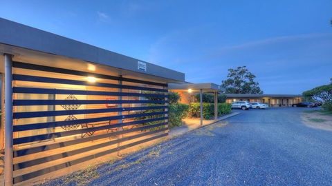 Hilldrop Motor Inn - Gold Coast 4U 2