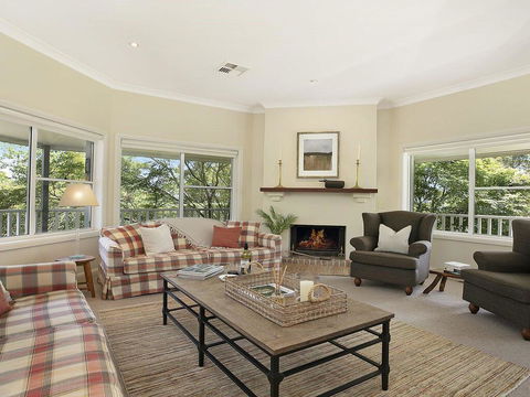 Hillview Cottage - Classic Country Comfort And Charm - Accommodation Gold Coast 1