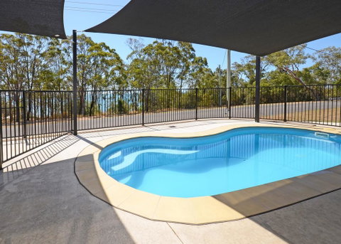 Holiday In Style - Hervey Bay - Accommodation Gold Coast 0