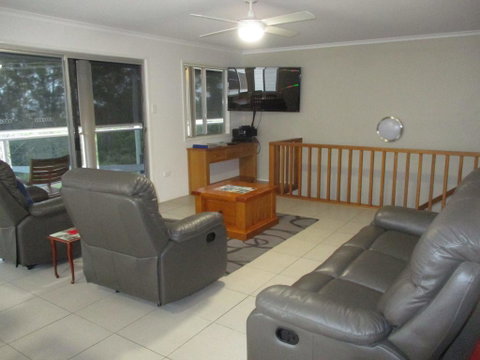 Holiday In Style - Hervey Bay - Accommodation Gold Coast 3