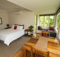 Hollyhock - Accommodation Gold Coast