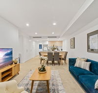 HomeHotel New and Comfort 3 Bedrooms security Apt - Gold Coast 4U