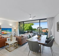 HomeHotel Ultra Luxurious 3 bedroom penthouse. - Accommodation Gold Coast