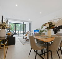 HomeHotel-New and walking to shoppingSuper clean - Gold Coast 4U