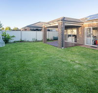 Homely Getaways in Central Pakenham - Pet Friendly - Gold Coast 4U