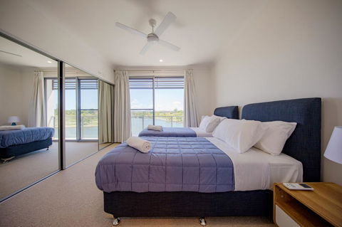 HomePlus - Lakeview Morden Townhouse - Accommodation Gold Coast 3