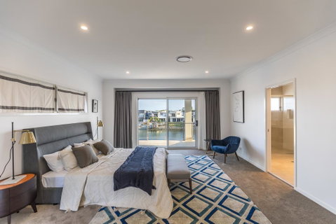 HomePlus -Fabulous Waterfront Dream Holiday House - Accommodation Gold Coast 1