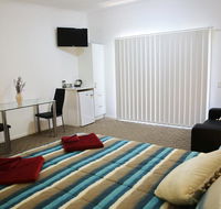 Honeybee - Country Accommodation - Gold Coast 4U