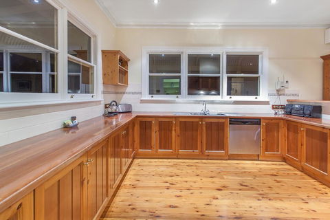 Hopkins River Homestead - Fireplace, Linen, WiFi, 4 Bdrm - Accommodation Gold Coast 1
