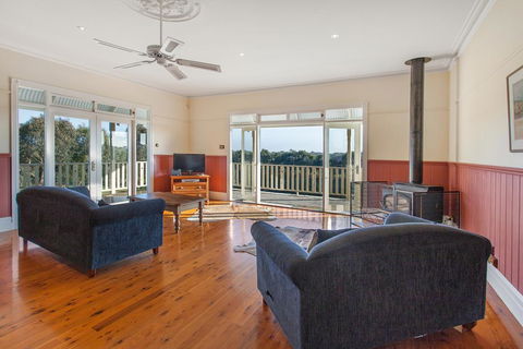 Hopkins River Homestead - Fireplace, Linen, WiFi, 4 Bdrm - Accommodation Gold Coast 0