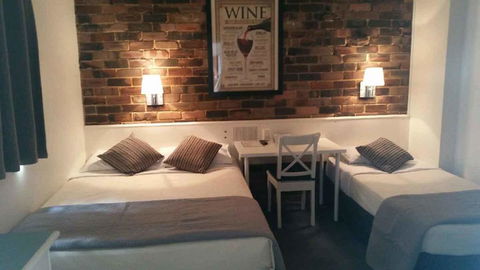 Hornsby Inn - Gold Coast 4U 2