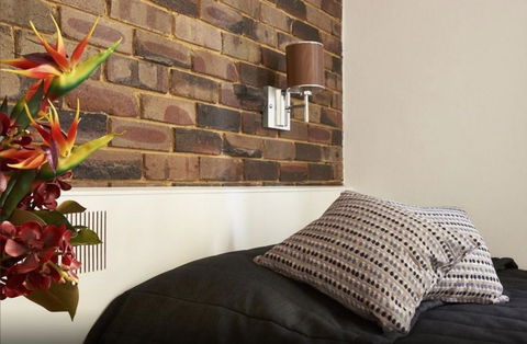 Hornsby Inn - Gold Coast 4U 1
