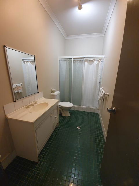 Hotel Allen - Accommodation Gold Coast 3