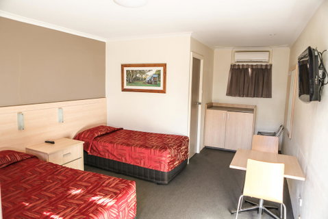 Hotel Canobolas Motel And Units - Accommodation Gold Coast 2